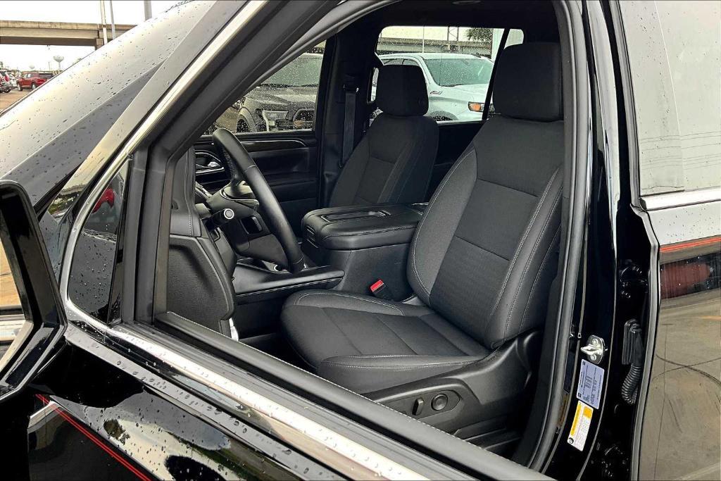 used 2024 GMC Yukon XL car, priced at $59,900