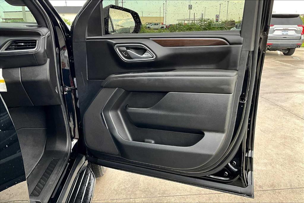 used 2024 GMC Yukon XL car, priced at $59,900