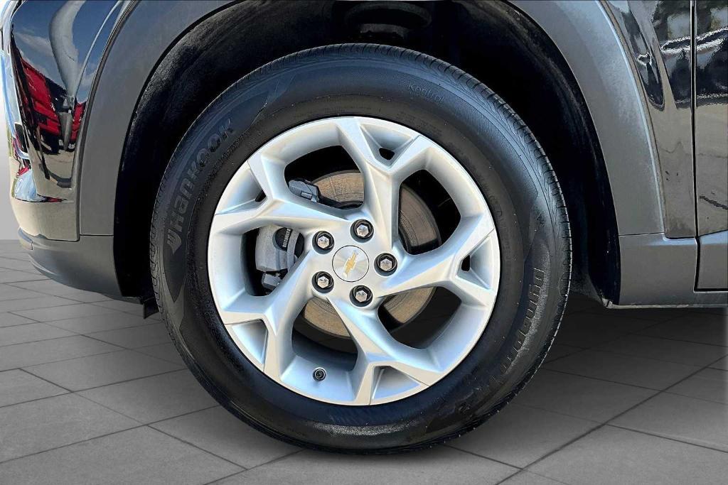 used 2025 Chevrolet Trax car, priced at $23,900