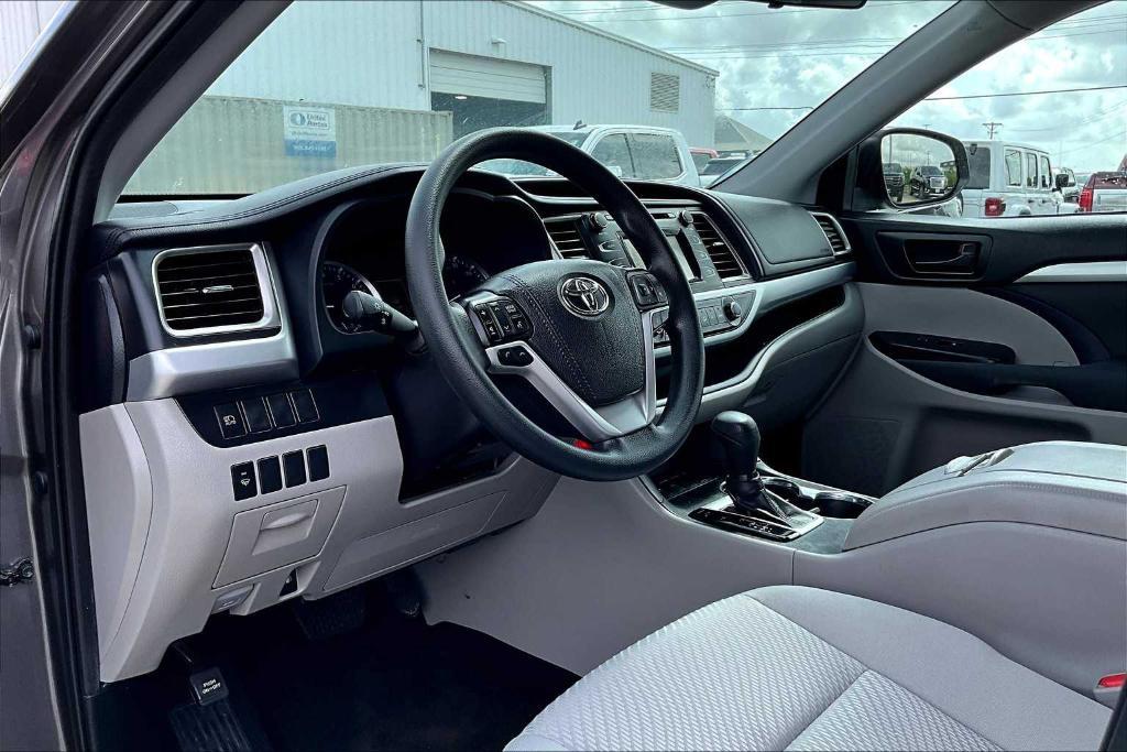 used 2019 Toyota Highlander car, priced at $18,500