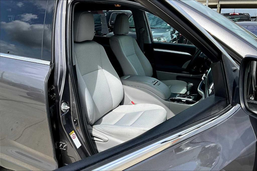 used 2019 Toyota Highlander car, priced at $18,500