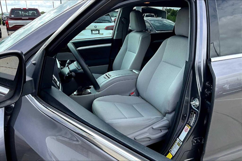 used 2019 Toyota Highlander car, priced at $18,500