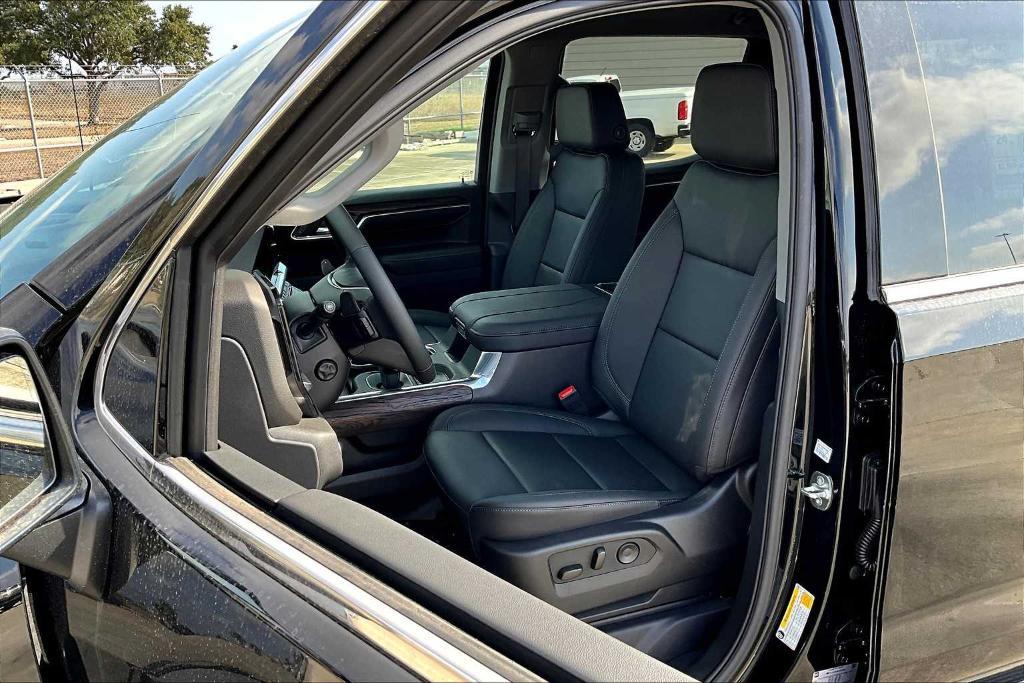 new 2025 GMC Sierra 1500 car, priced at $57,376