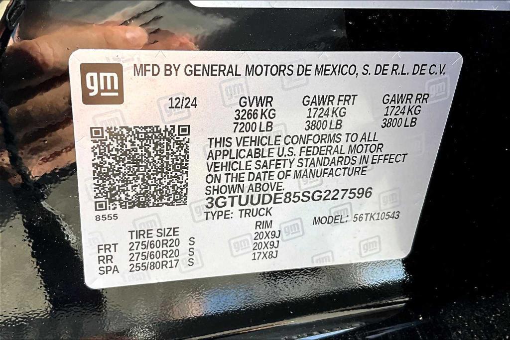 new 2025 GMC Sierra 1500 car, priced at $57,376