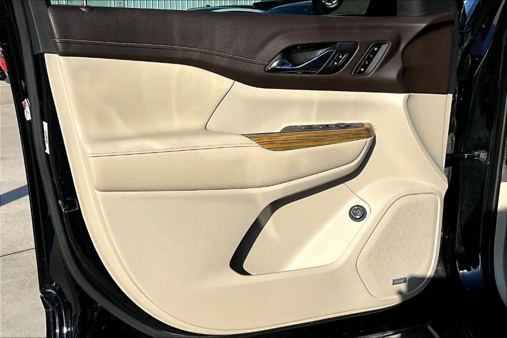 used 2019 GMC Acadia car, priced at $22,900