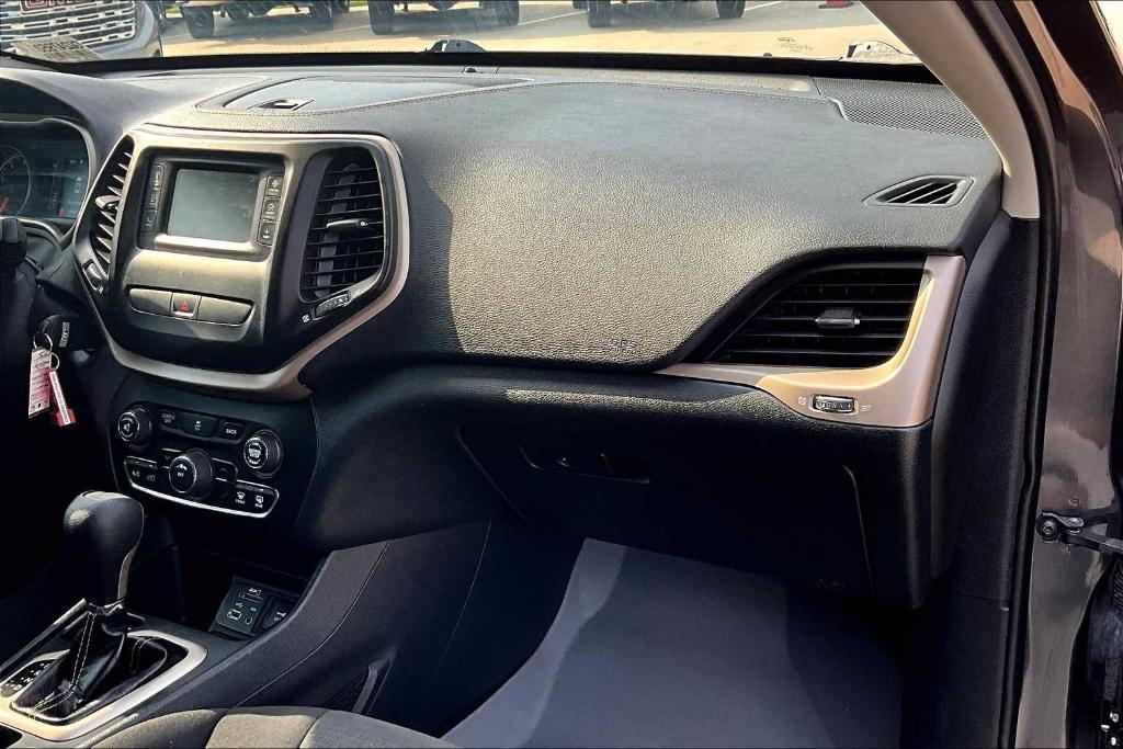 used 2016 Jeep Cherokee car, priced at $16,008