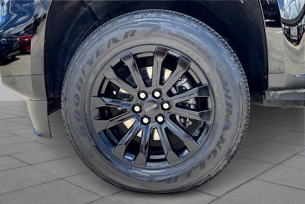 used 2022 GMC Canyon car, priced at $30,999