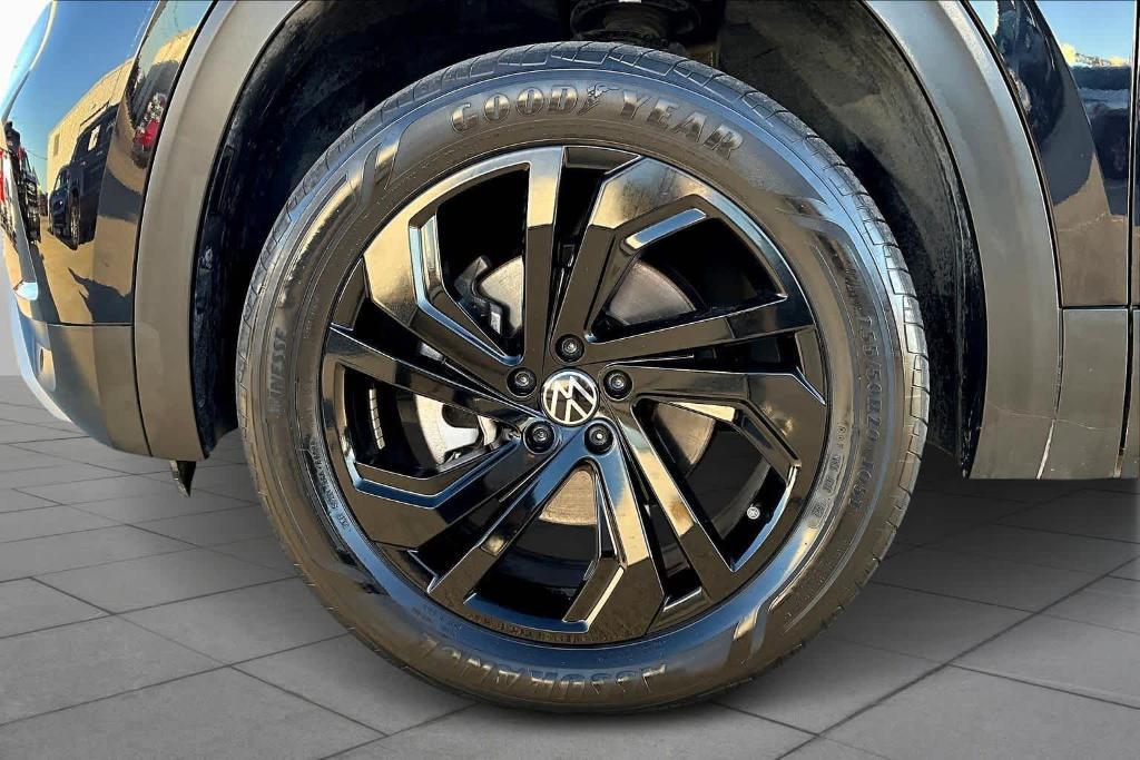 used 2022 Volkswagen Atlas car, priced at $25,984