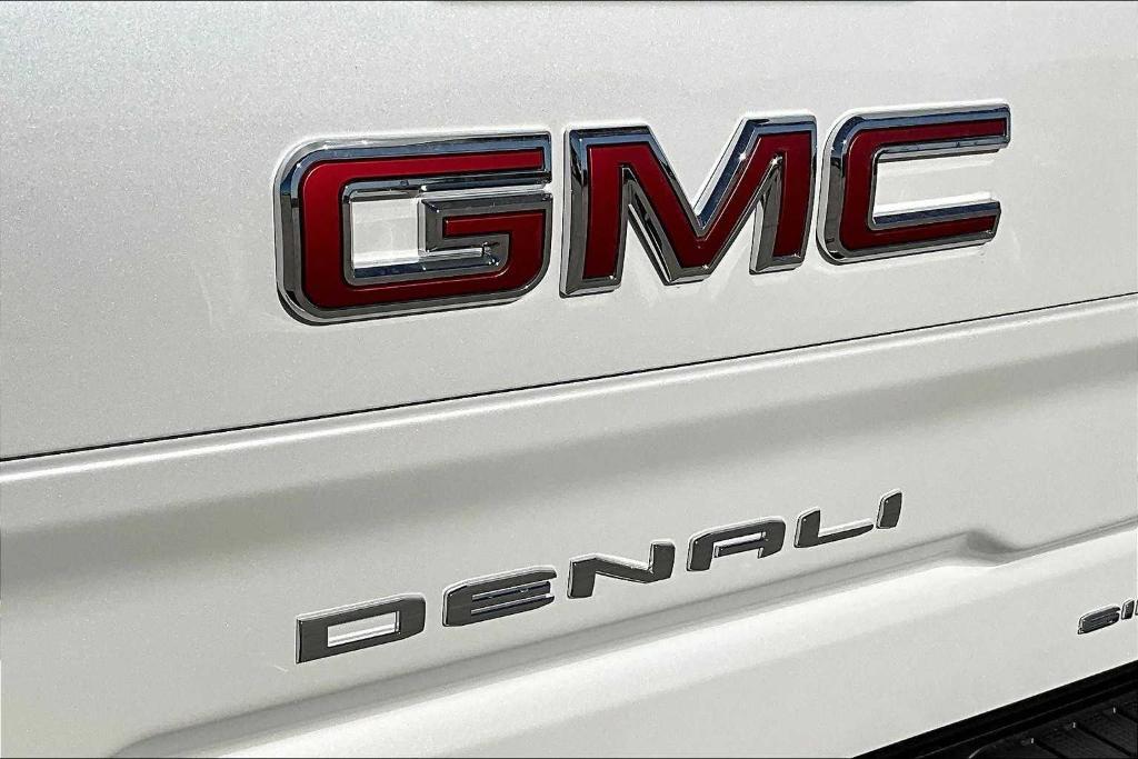 new 2025 GMC Sierra 1500 car, priced at $70,496