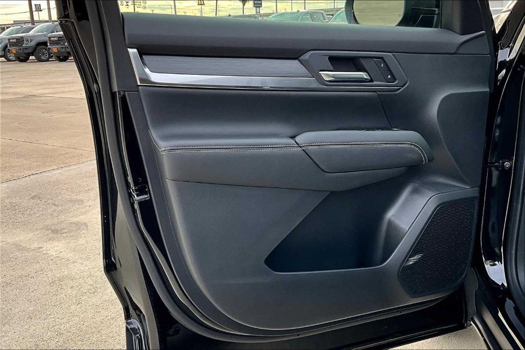 new 2025 GMC Terrain car, priced at $33,568