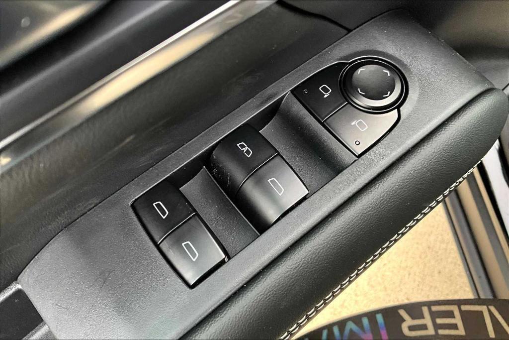 new 2025 GMC Terrain car, priced at $33,568
