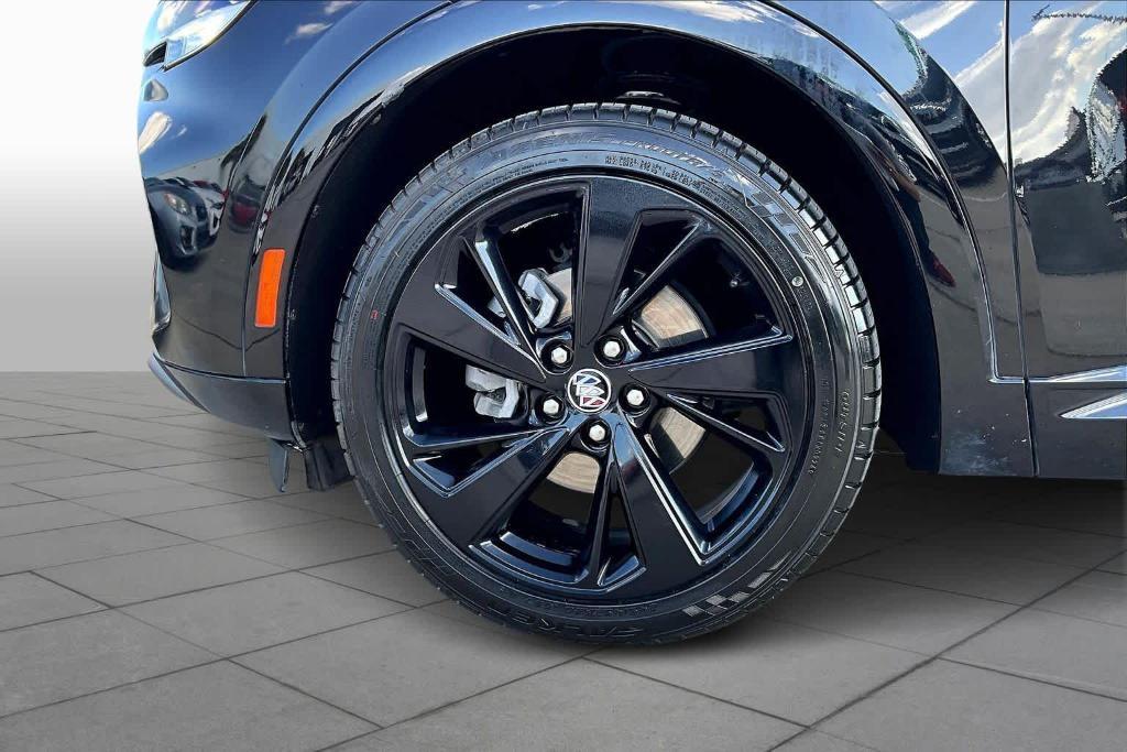 used 2022 Buick Envision car, priced at $18,400