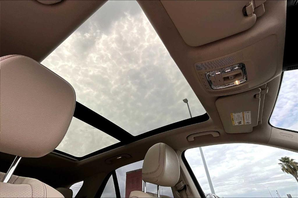 used 2022 Mercedes-Benz GLE 350 car, priced at $38,000
