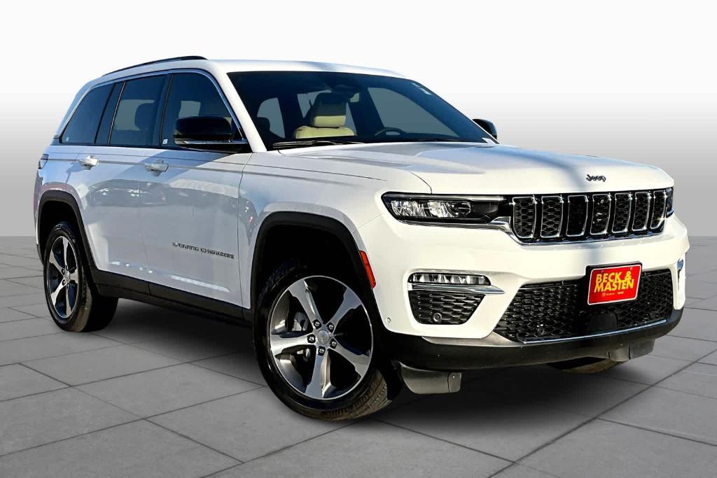 used 2023 Jeep Grand Cherokee car, priced at $35,600