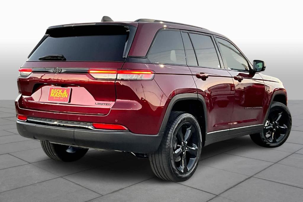 used 2023 Jeep Grand Cherokee car, priced at $34,400