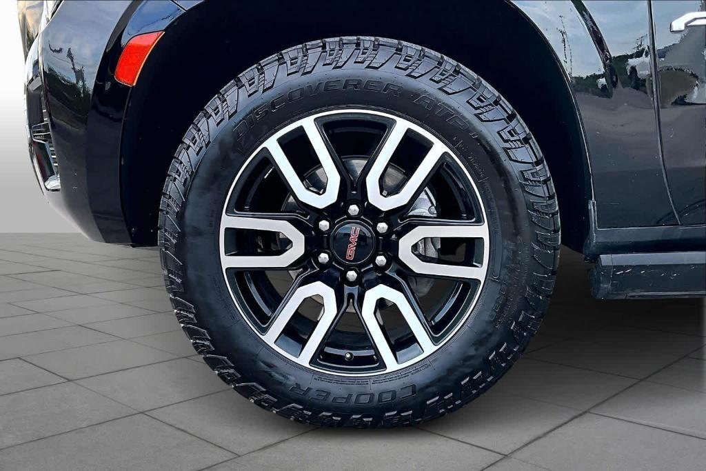 used 2023 GMC Yukon car, priced at $52,400
