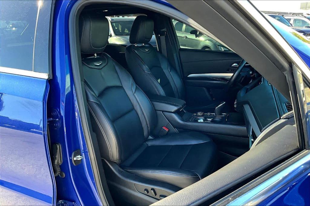 used 2022 Cadillac XT4 car, priced at $22,600