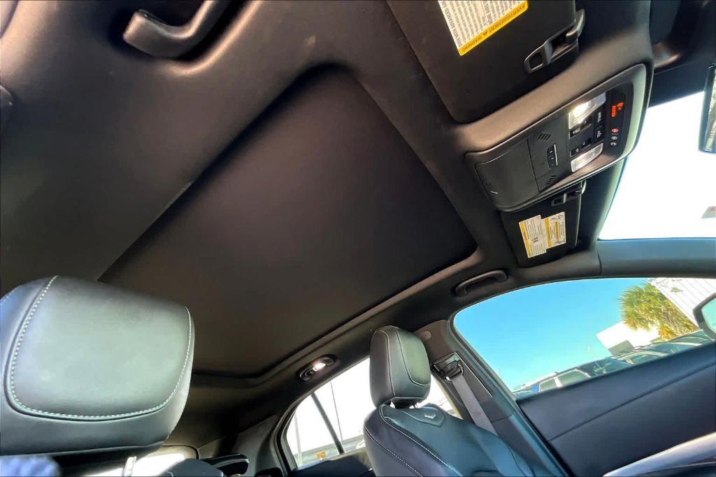 used 2022 Cadillac XT4 car, priced at $22,600