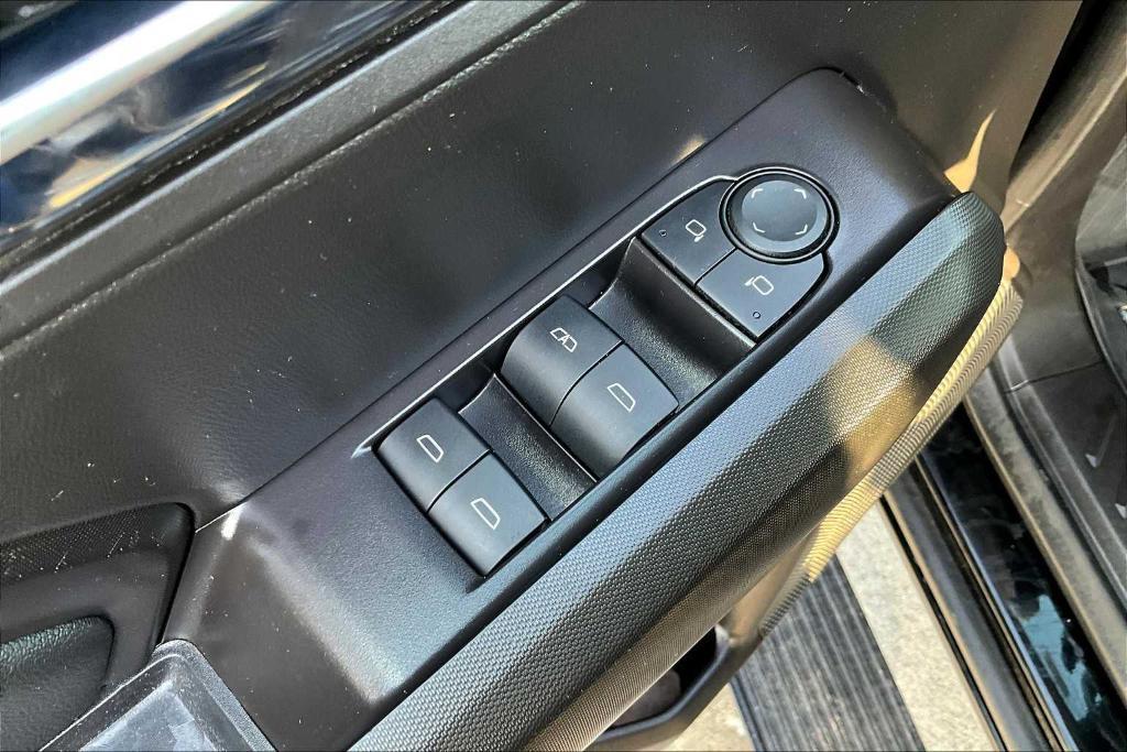 used 2024 GMC Canyon car, priced at $38,995