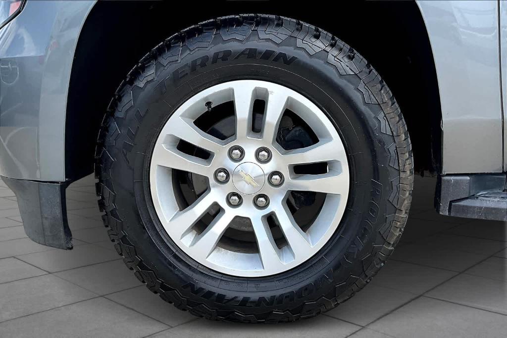 used 2020 Chevrolet Suburban car, priced at $27,200