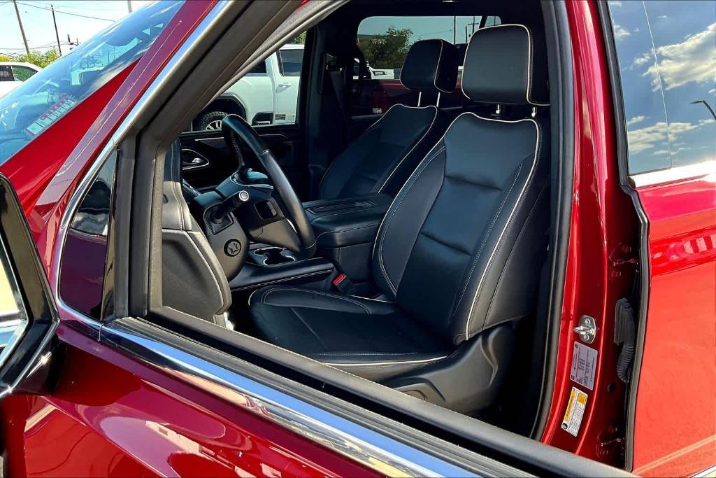 used 2023 GMC Yukon XL car, priced at $50,900