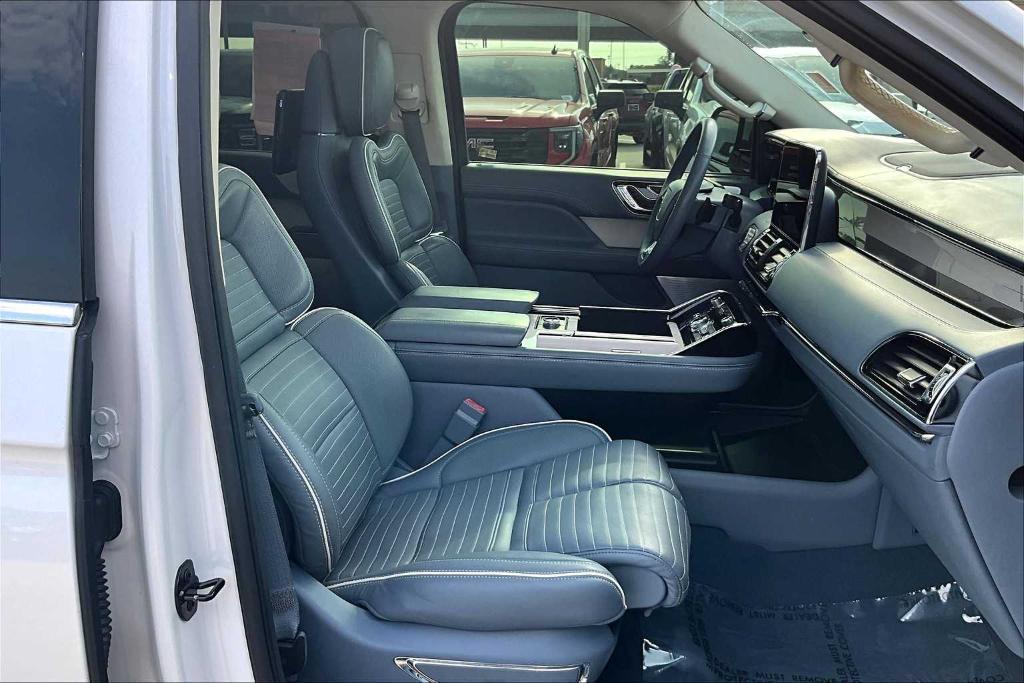 used 2019 Lincoln Navigator car, priced at $39,471