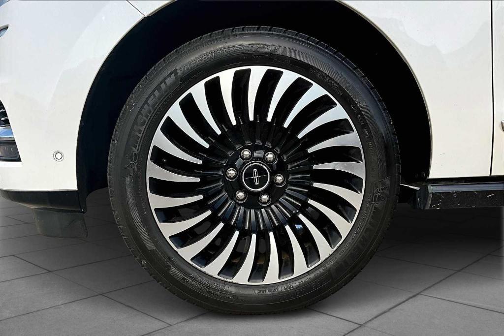 used 2019 Lincoln Navigator car, priced at $39,471