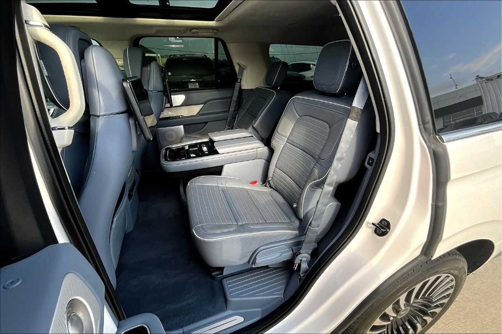 used 2019 Lincoln Navigator car, priced at $39,471