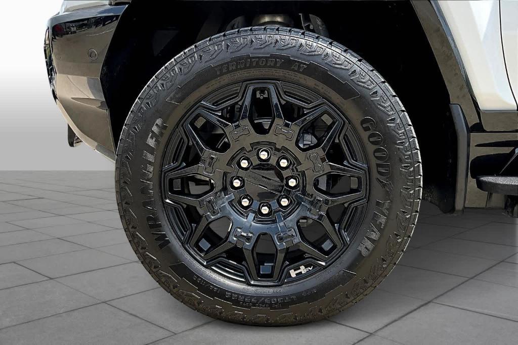 used 2025 GMC HUMMER EV SUV car, priced at $89,900