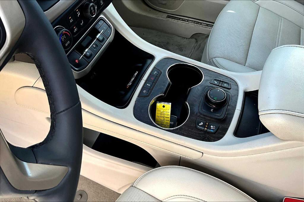 used 2023 GMC Acadia car, priced at $39,138