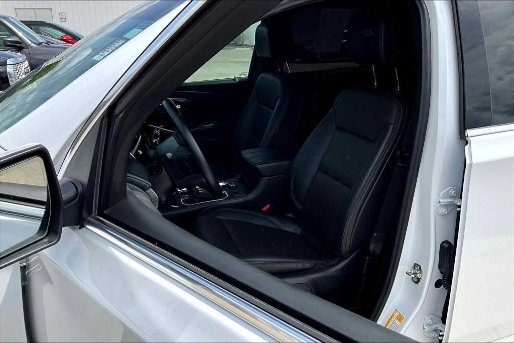 used 2023 Chevrolet Traverse car, priced at $39,995