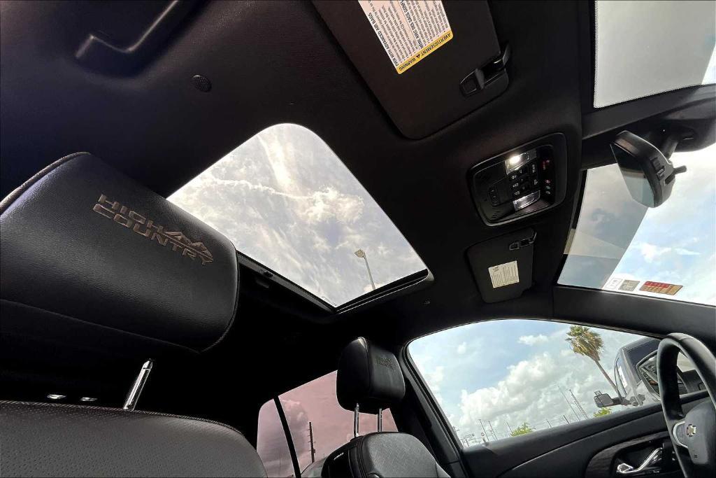 used 2023 Chevrolet Traverse car, priced at $39,995
