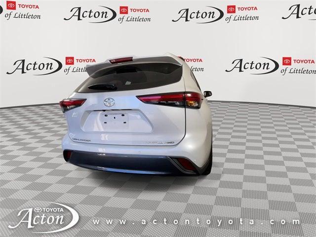 used 2022 Toyota Highlander car, priced at $37,000