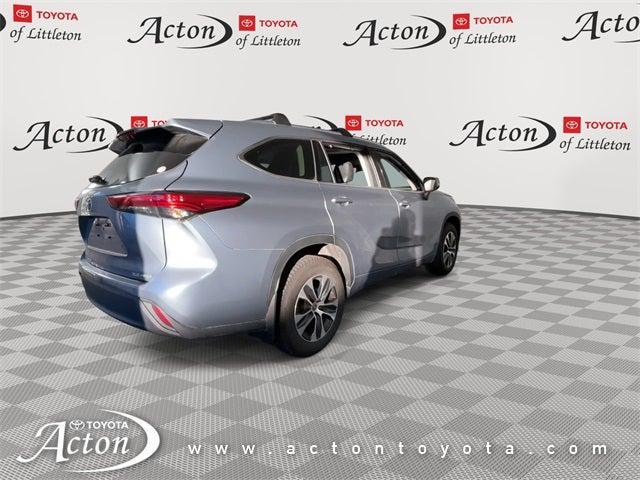 used 2021 Toyota Highlander car, priced at $34,000