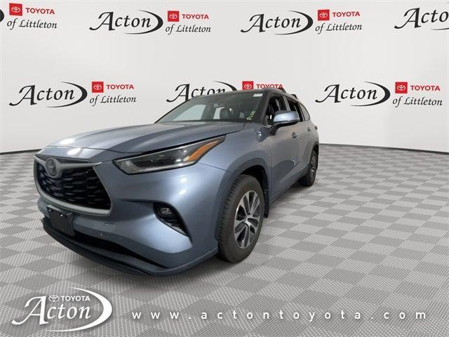 used 2021 Toyota Highlander car, priced at $34,000
