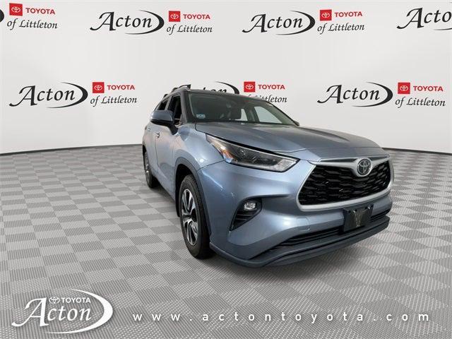 used 2021 Toyota Highlander car, priced at $34,000