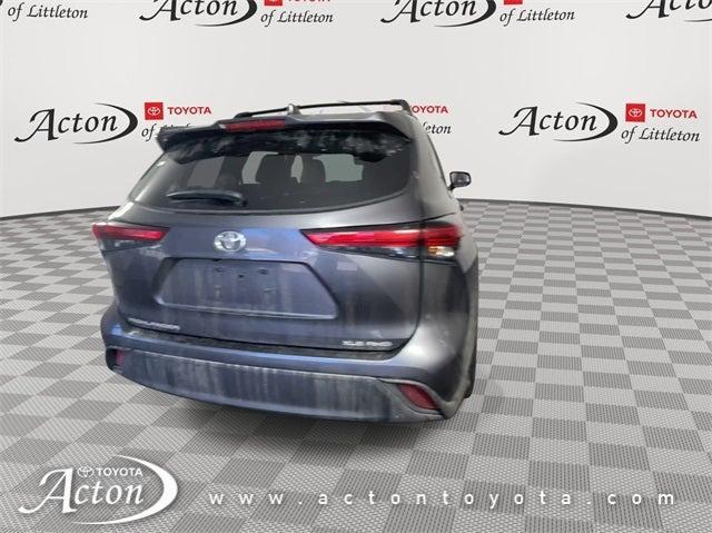 used 2022 Toyota Highlander car, priced at $35,000