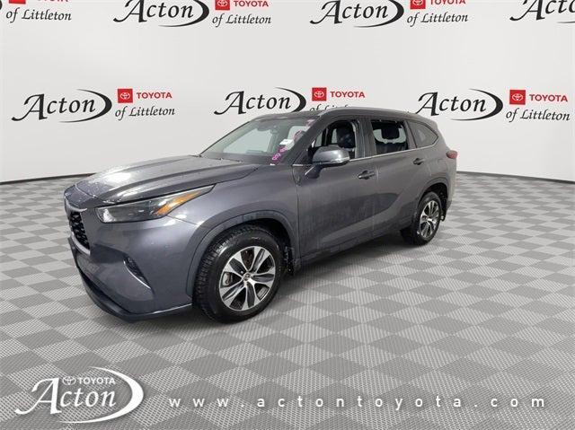 used 2022 Toyota Highlander car, priced at $33,345