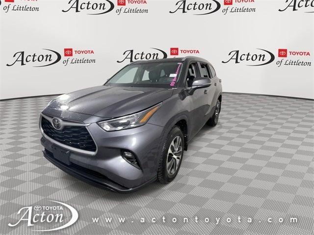 used 2022 Toyota Highlander car, priced at $33,345