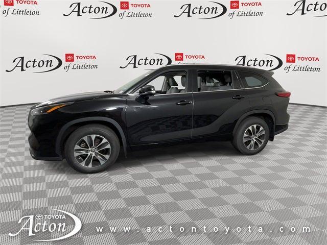used 2021 Toyota Highlander car, priced at $35,000