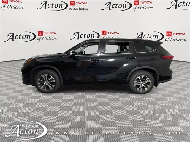 used 2021 Toyota Highlander car, priced at $35,000