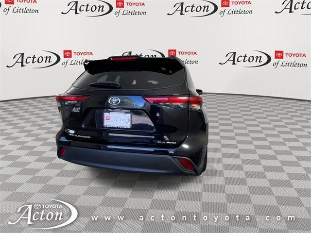 used 2021 Toyota Highlander car, priced at $32,000