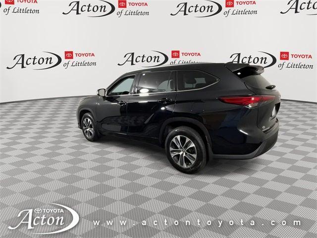 used 2021 Toyota Highlander car, priced at $32,000