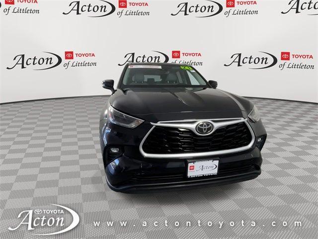 used 2021 Toyota Highlander car, priced at $32,000