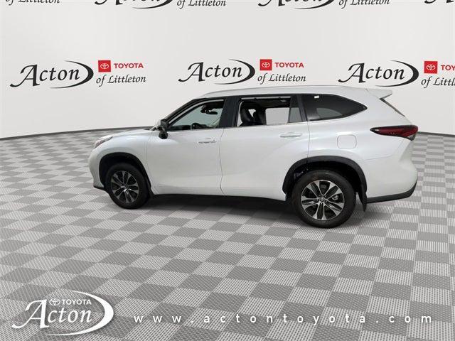 used 2025 Toyota Highlander car, priced at $44,950