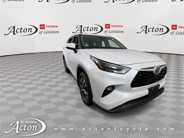 used 2025 Toyota Highlander car, priced at $44,950