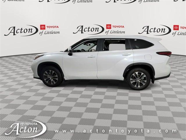 used 2025 Toyota Highlander car, priced at $44,950