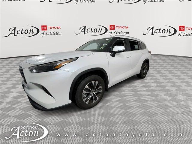 used 2025 Toyota Highlander car, priced at $44,950