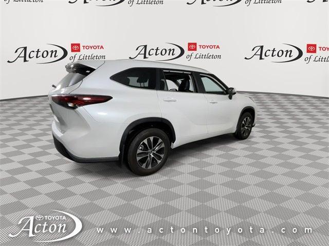 used 2025 Toyota Highlander car, priced at $44,950