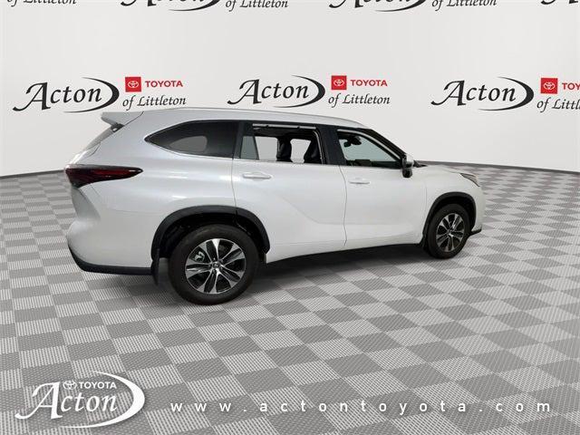 used 2025 Toyota Highlander car, priced at $44,950